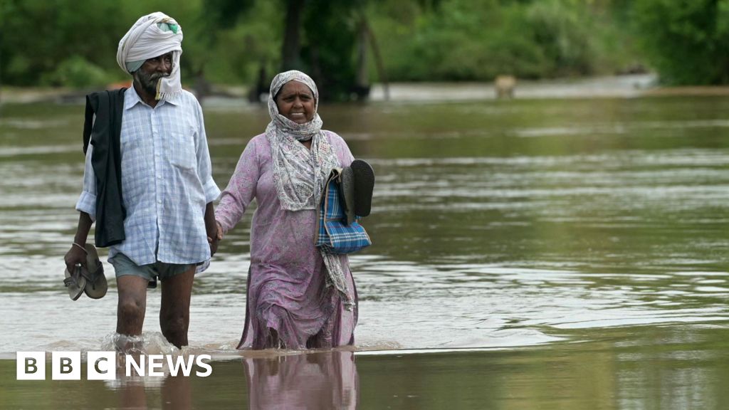 Floods ravage Indian state killing 30 and submerging 1,400 villages