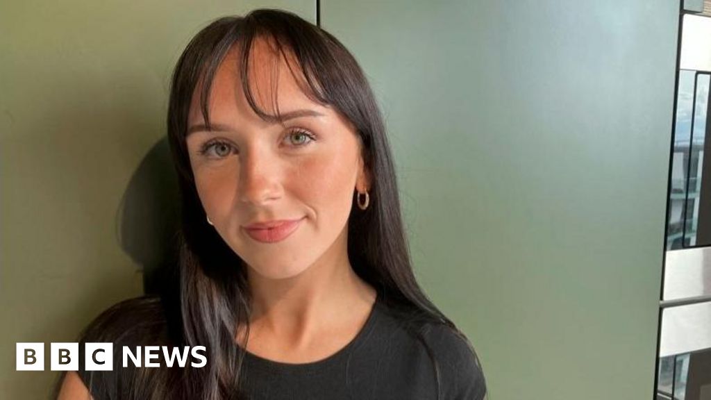 More young people say rising bills now stopping them moving out