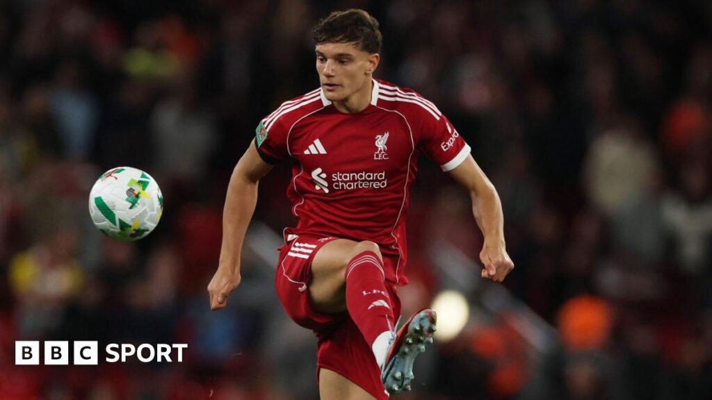 Giovanni Leoni: Liverpool defender set for out for months with knee injury