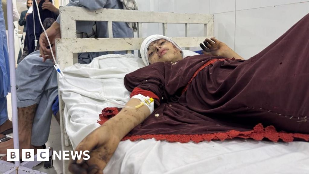 More than 800 killed after strong quake hits Afghanistan