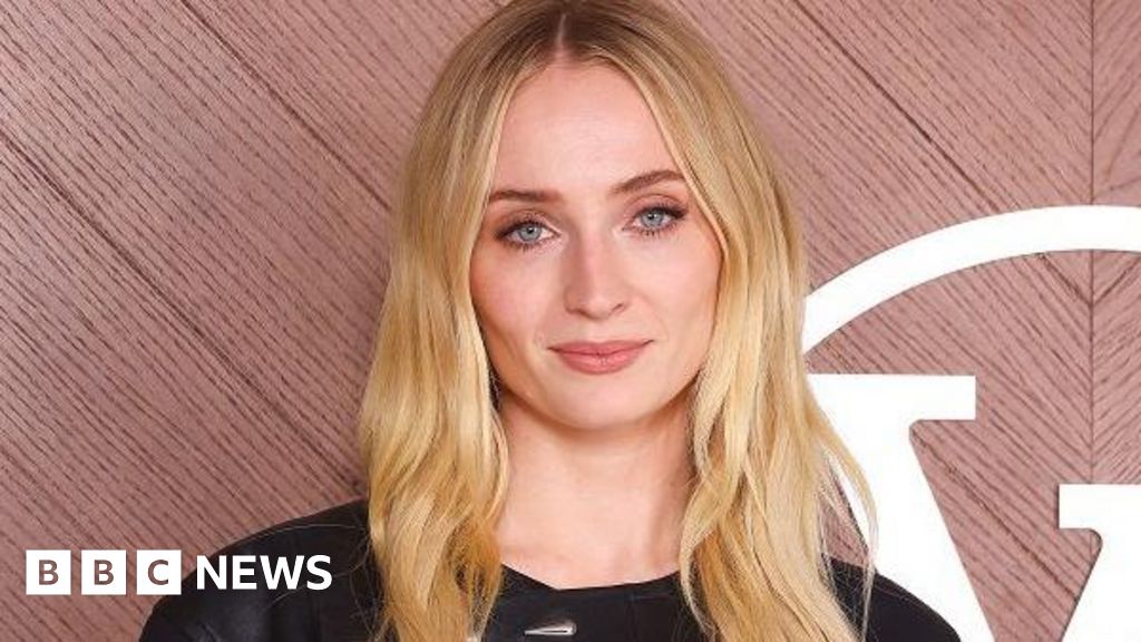 Sophie Turner to play Lara Croft in new Tomb Raider series