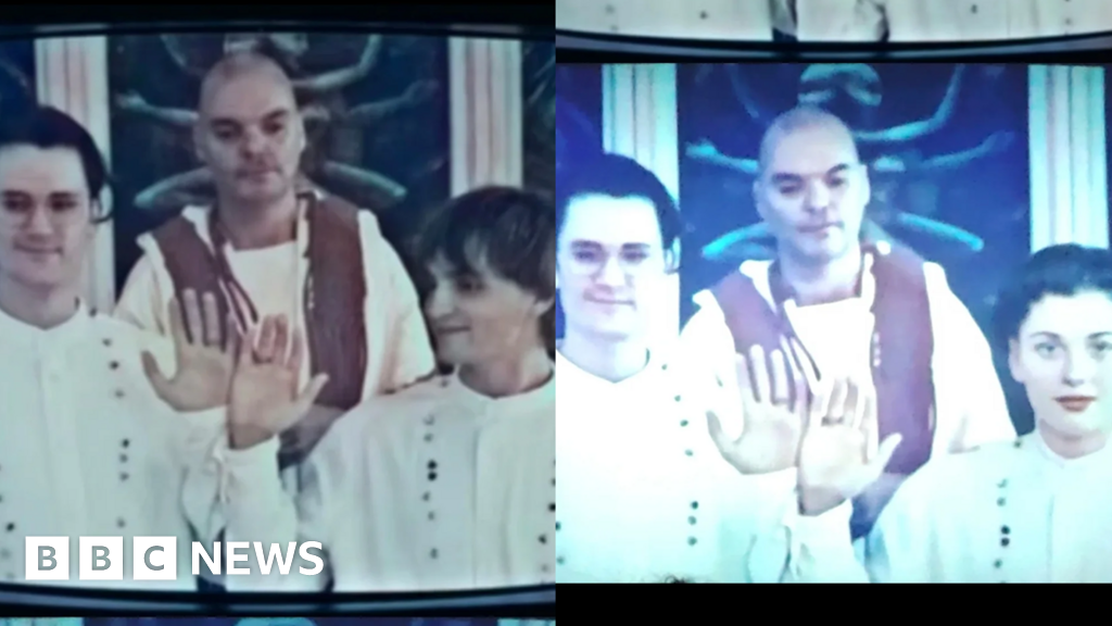 Australian film altered in China to make gay couple straight