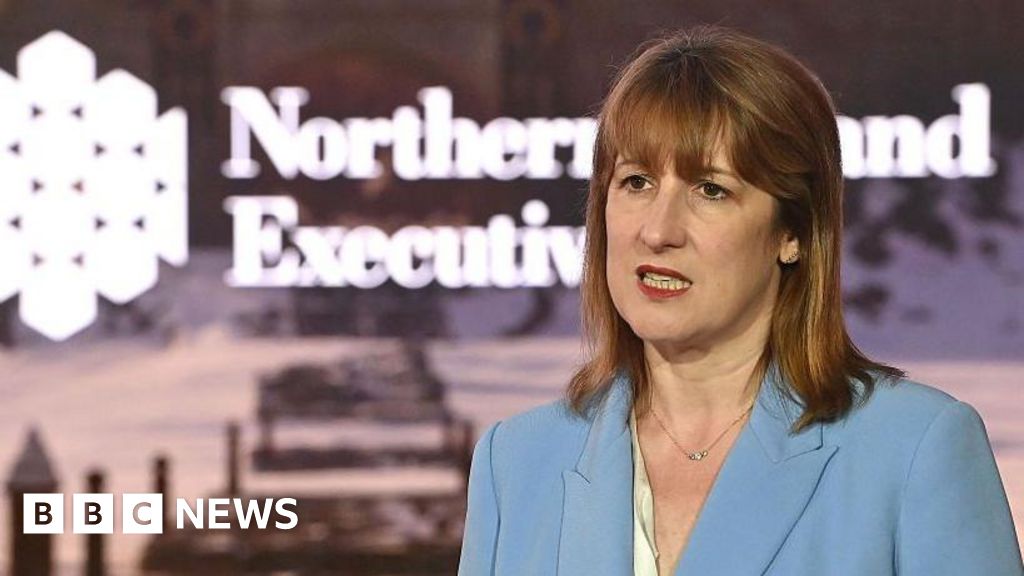 UK borrowing costs hit 27-year high adding to pressure on Reeves