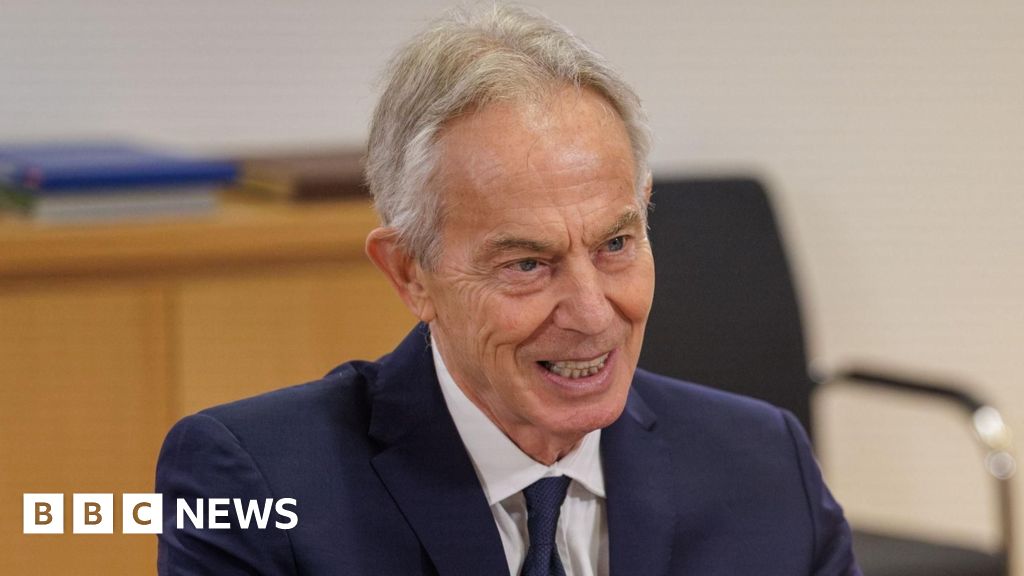 Tony Blair in discussions to run transitional Gaza authority, BBC understands
