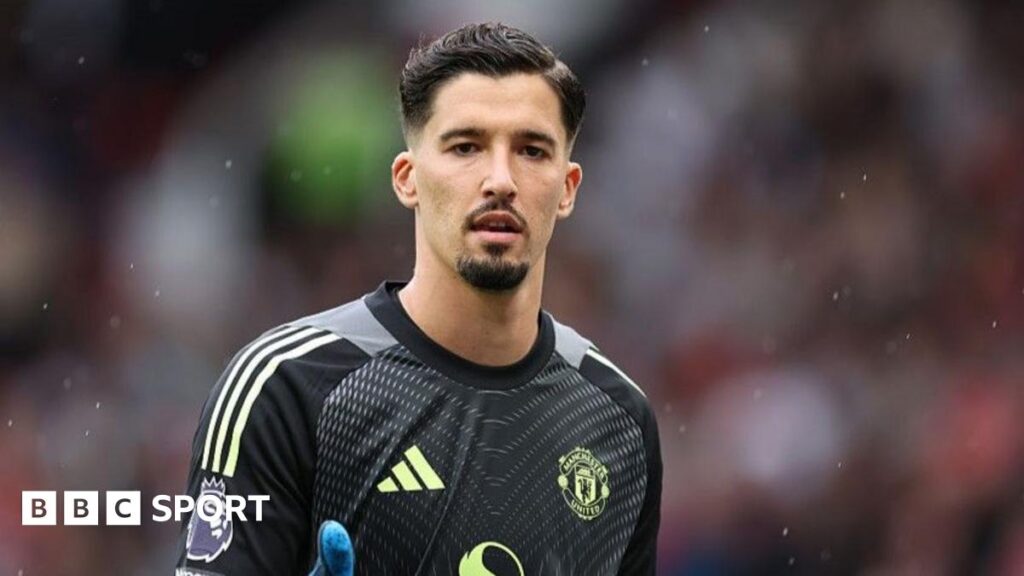 Man Utd goalkeepers: Altay Bayindir keeps place for derby