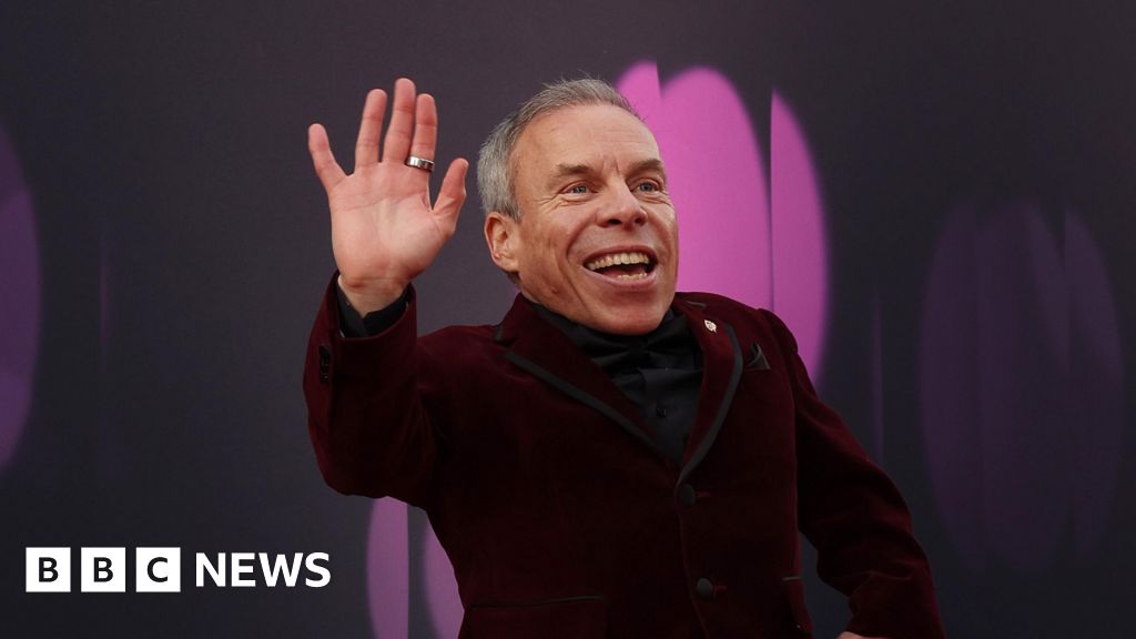 Warwick Davis to reprise role in upcoming TV series