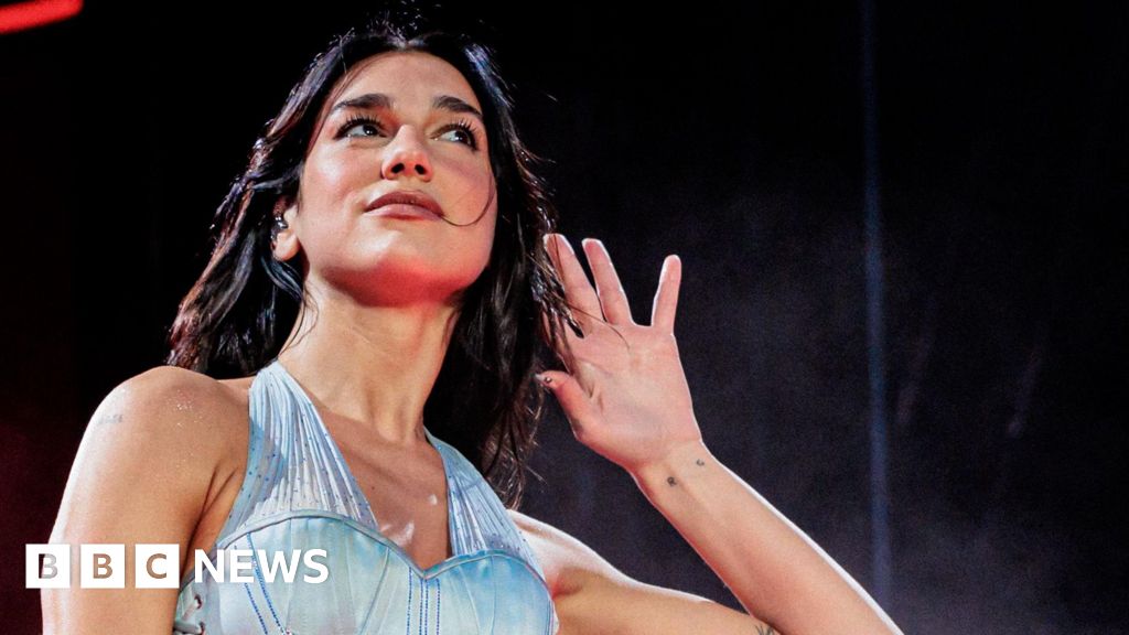 Dua Lipa denies firing agent over pro-Israel views
