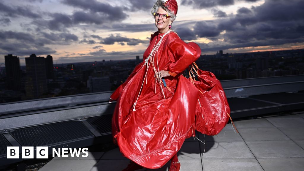 Dame Prue’s parachute dress and Romeo Beckham’s runway debut Dame Prue’s parachute dress and Romeo Beckham’s runway debut