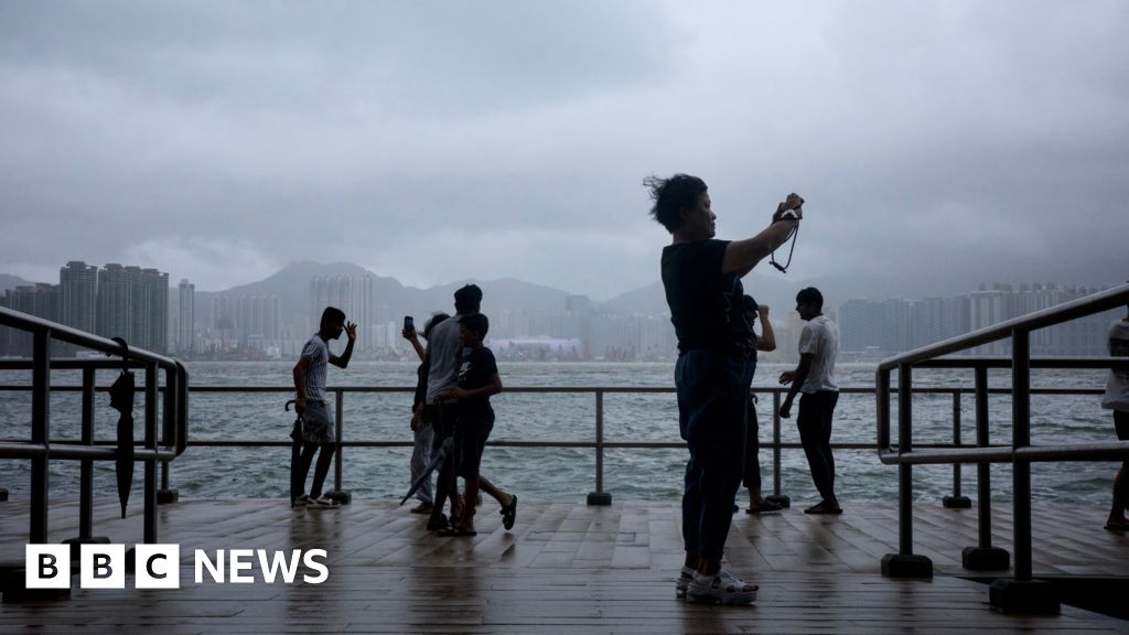 Howling winds and sheets of rain in China’s Zhuhai city