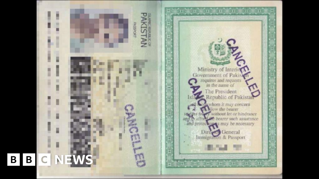 The stateless sisters caught between two countries