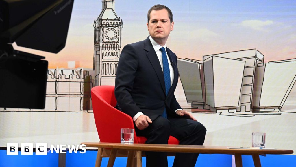 Robert Jenrick criticised by judge over social media post during murder trial