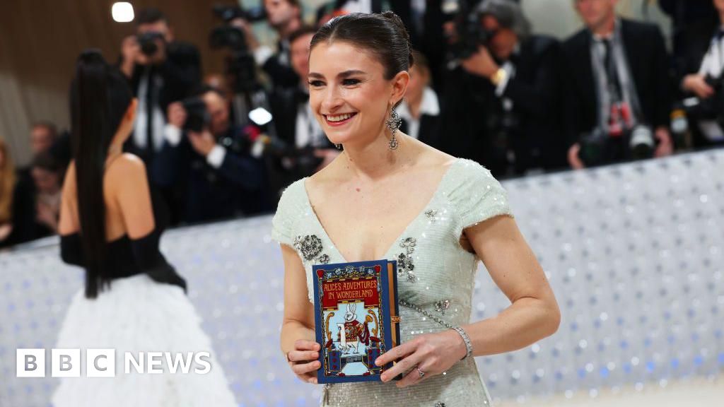 Chloe Malle to become top editor at American Vogue after Anna Wintour steps aside Chloe Malle to become top editor at American Vogue after Anna Wintour steps aside