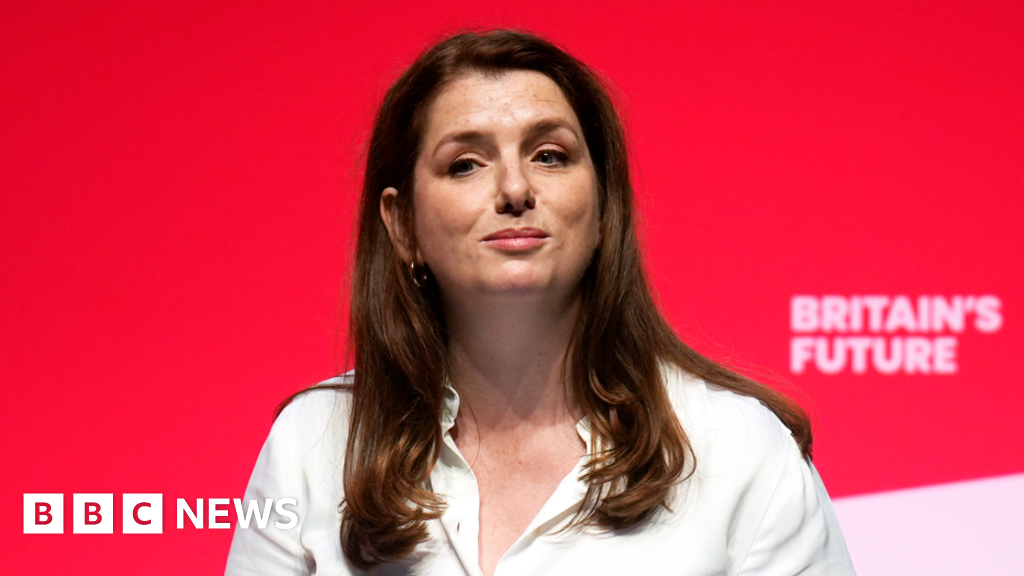 Alison McGovern exits Labour deputy race and backs Phillipson