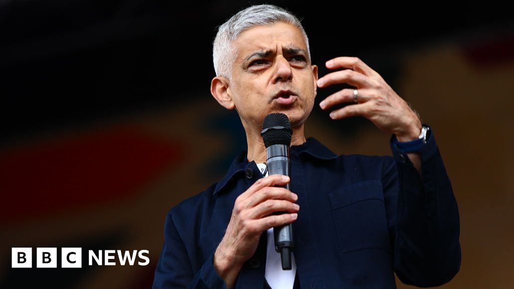 Trump says he didn’t want London Mayor Sadiq Khan at state banquet