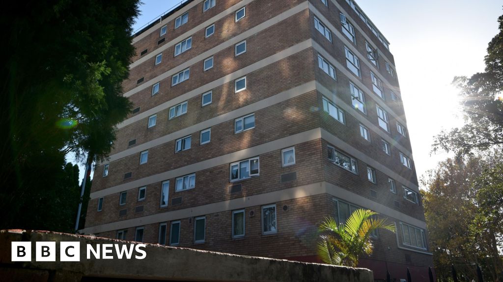 Man arrested after crashing car into Russian consulate in Australia