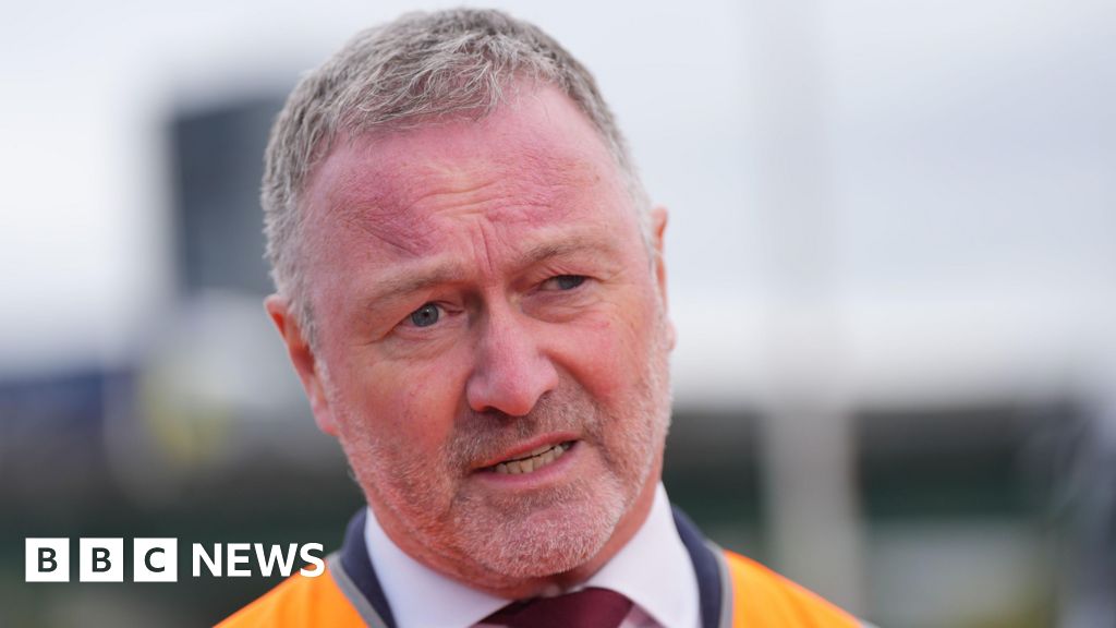 Building of three new towns will start before election, Labour pledges Building of three new towns will start before election, Labour pledges