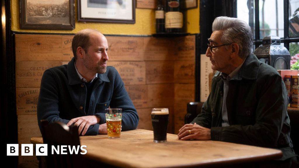 Prince William shares a pint with Schitt’s Creek star Eugene Levy Prince William shares a pint with Schitt’s Creek star Eugene Levy