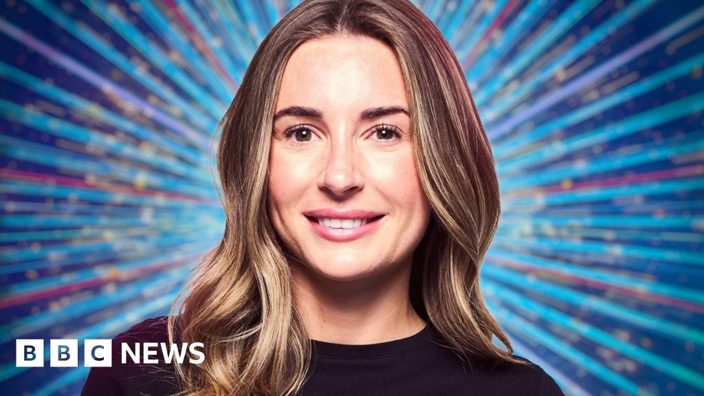 Dani Dyer pulls out of Strictly with broken ankle