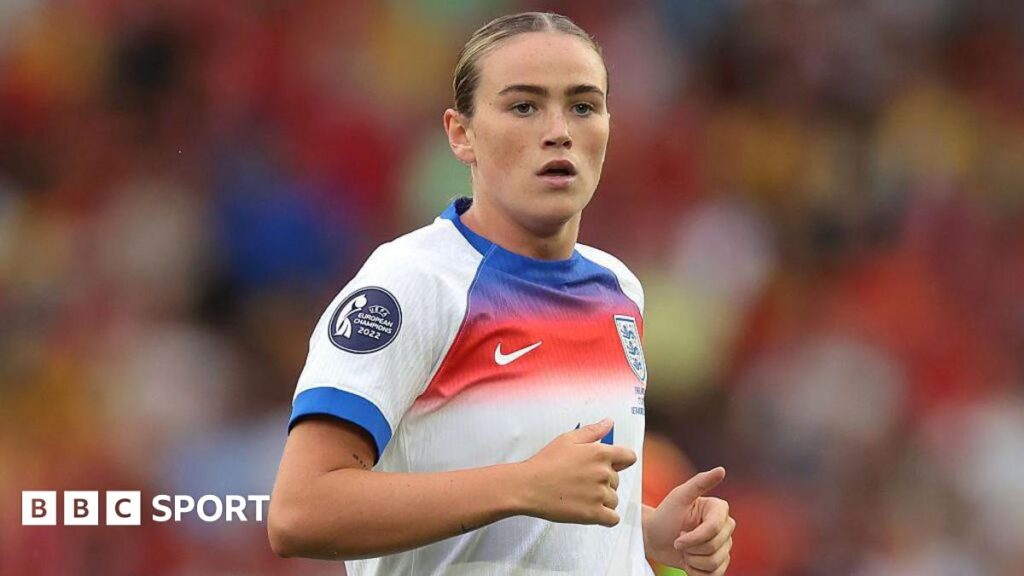 Grace Clinton: Man Utd’s England midfielder close to Man City move