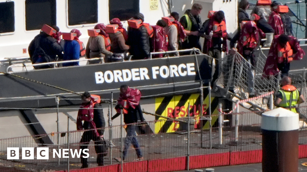 Migrant return flights to France set to start next week