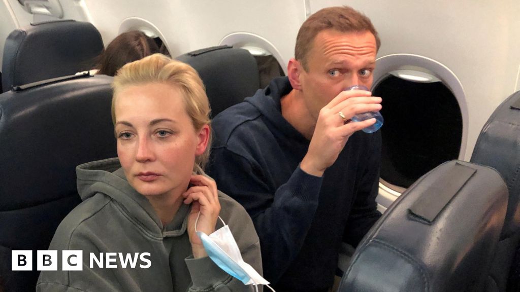 Tests show Navalny was poisoned in jail, his widow says