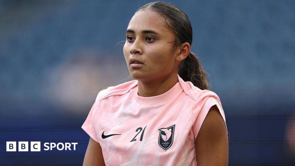 Alyssa Thompson: Chelsea agree club record deal for USA forward