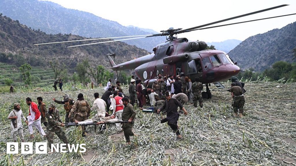 Helicopters search for survivors as earthquake kills more than 800 people