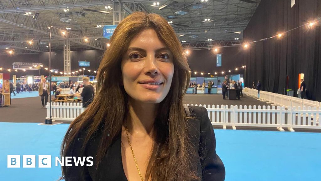 Reform UK hopefuls vie to share spotlight with Farage