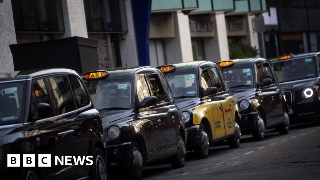 Urgent review ordered into asylum seeker taxi costs