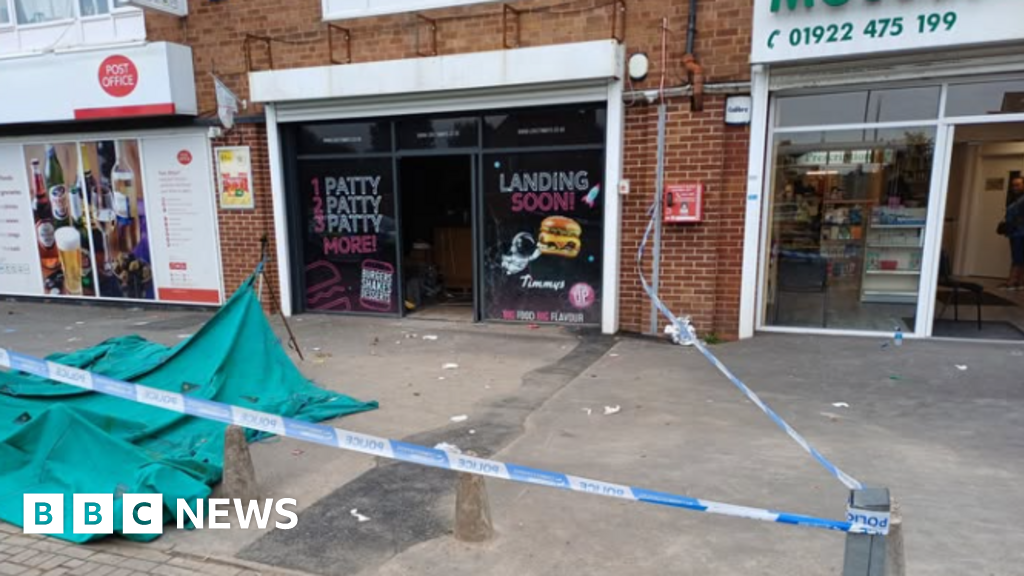 Man dead and seven treated for ‘effects of carbon monoxide’ in Bloxwich Man dead and seven treated for ‘effects of carbon monoxide’ in Bloxwich