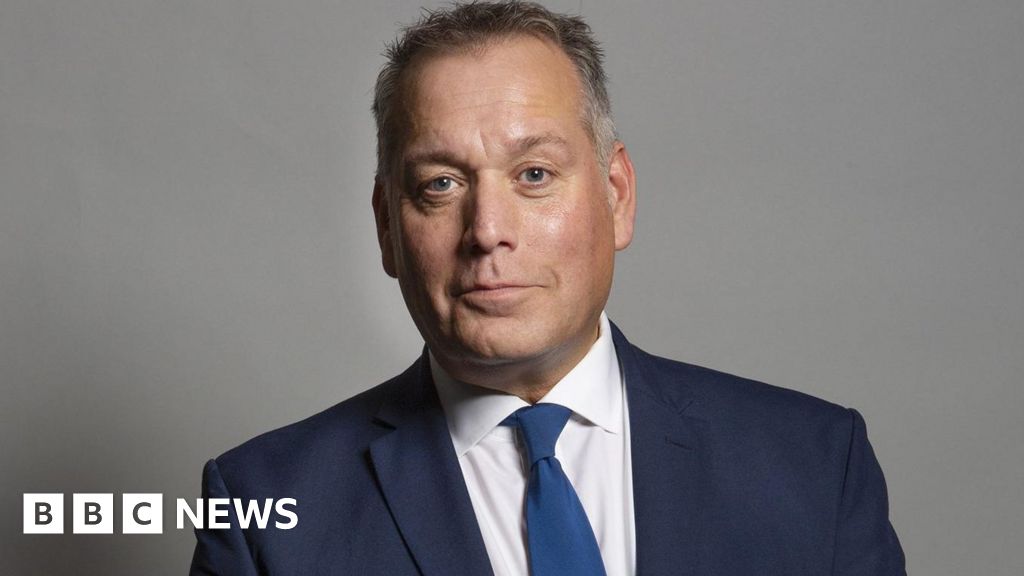 Ex-Somerton and Frome MP David Warburton dies suddenly in London Ex-Somerton and Frome MP David Warburton dies suddenly in London