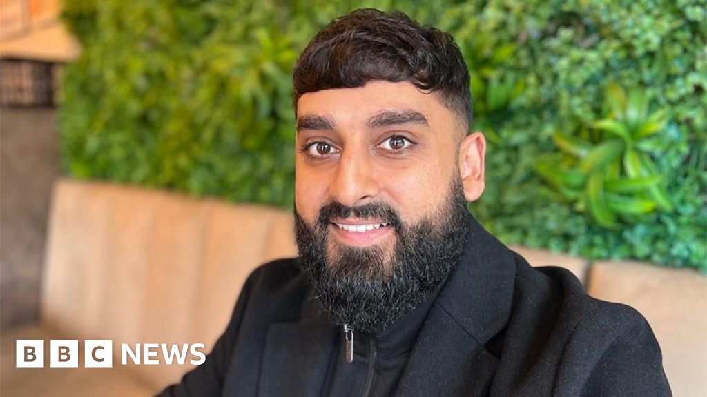 Preston cafe owner starts ‘phone jail’ to encourage more chatting Preston cafe owner starts ‘phone jail’ to encourage more chatting