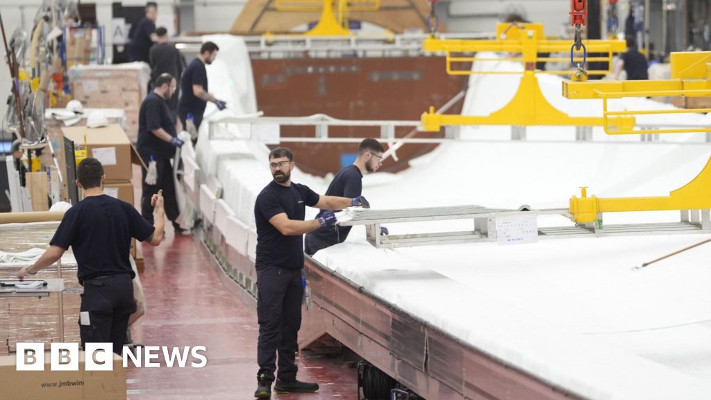 Government vows to create 400,000 jobs in clean energy sector