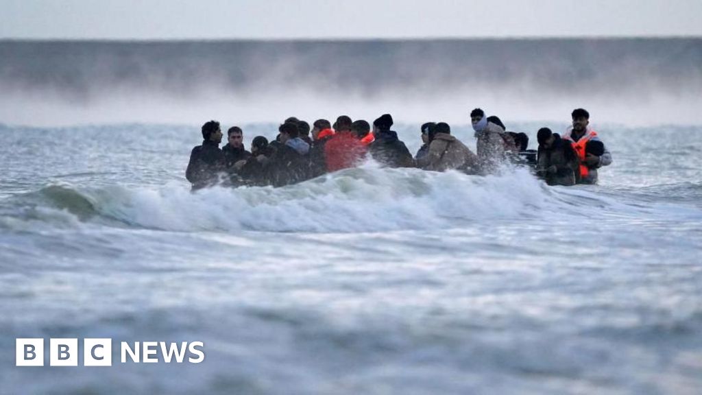 Migrant removed to France returns to UK on small boat