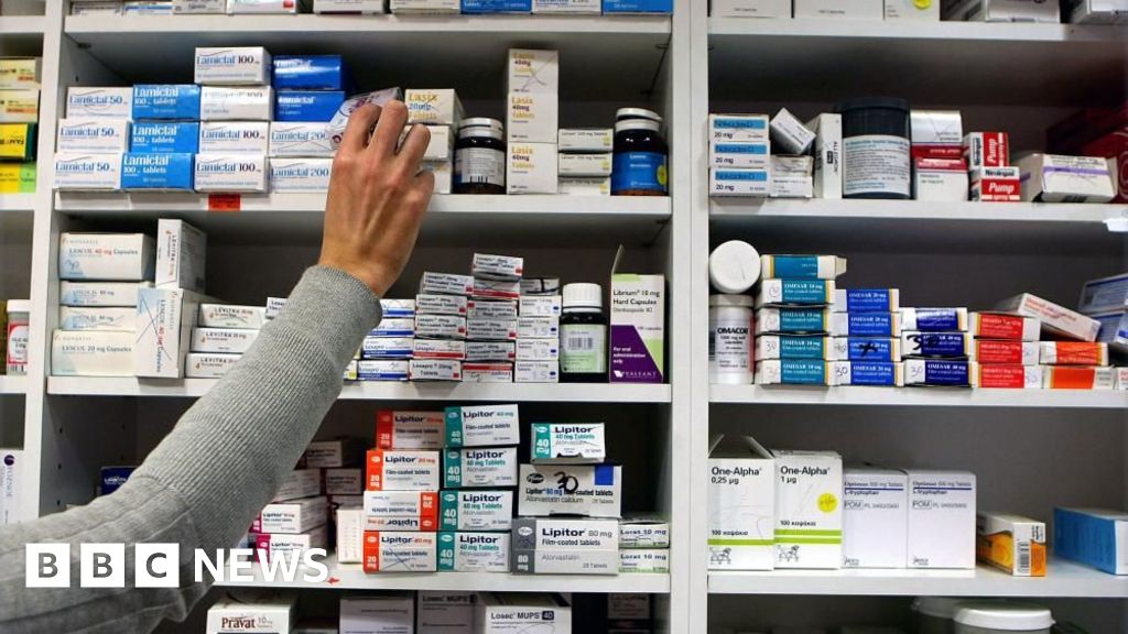 Pharmacies are ‘treading water to keep the lights on’ Pharmacies are ‘treading water to keep the lights on’