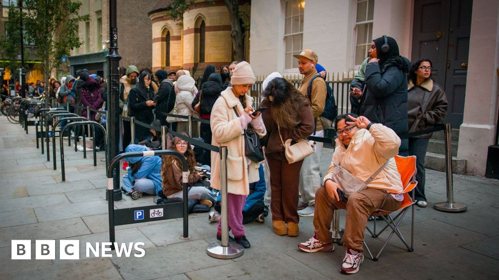 Is waiting in line for hours the new cool thing to do? Is waiting in line for hours the new cool thing to do?
