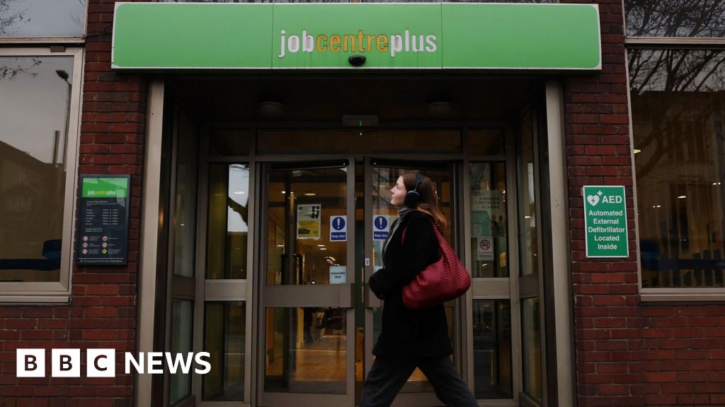 Stretched job centre staff struggling to get disabled people into work Stretched job centre staff struggling to get disabled people into work