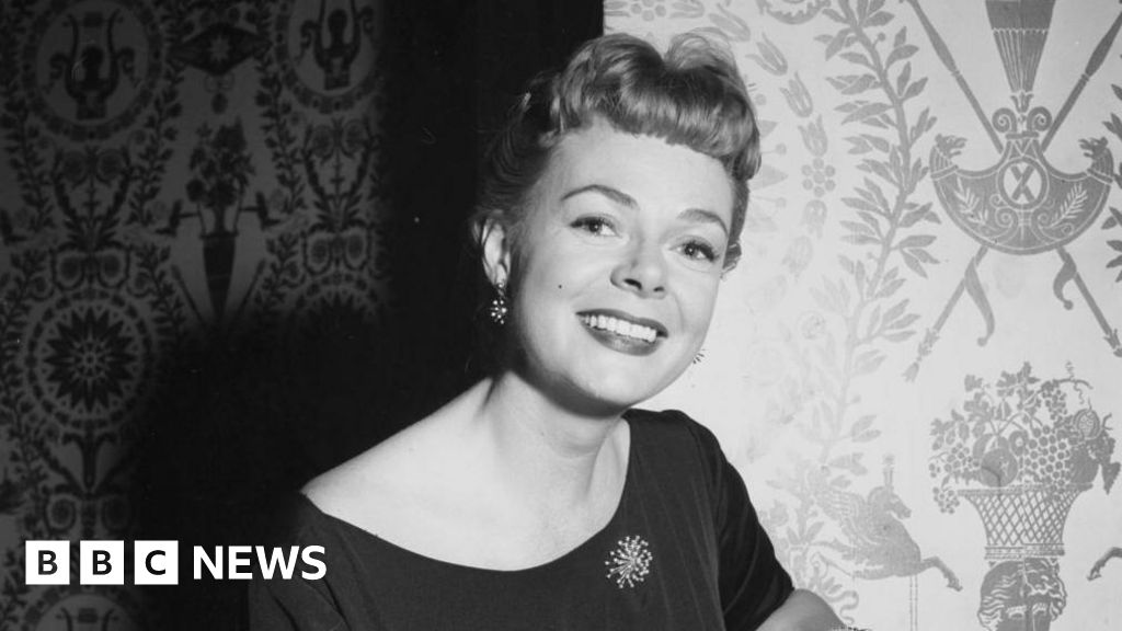 Lassie and Lost in Space actress June Lockhart dies aged 100 Lassie and Lost in Space actress June Lockhart dies aged 100