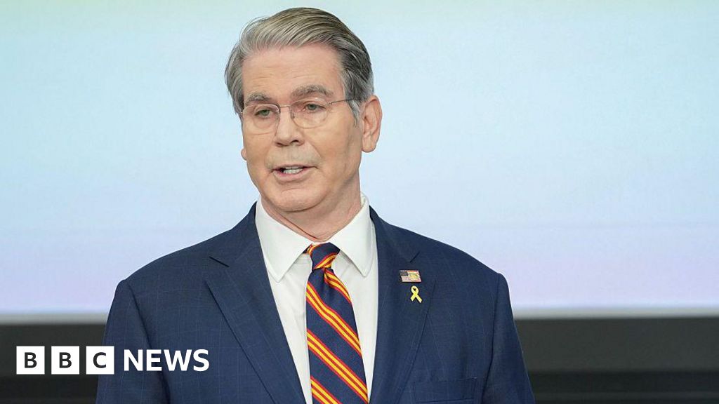 US kicks off controversial financial rescue plan for Argentina US kicks off controversial financial rescue plan for Argentina