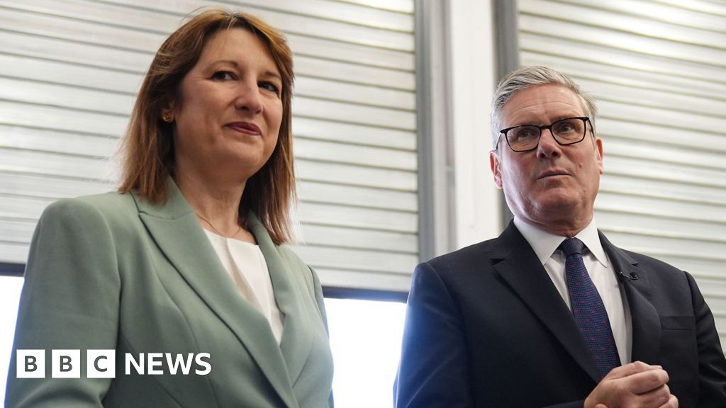 Letting agent apologises for ‘oversight’ on Reeves rental licence