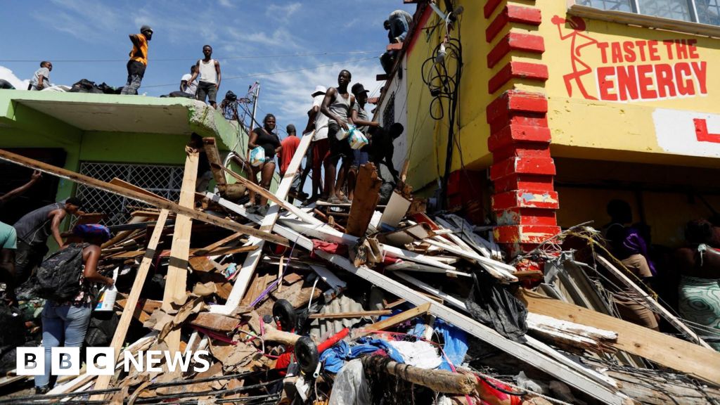 Death toll rises as aid struggles to reach parts of Jamaica