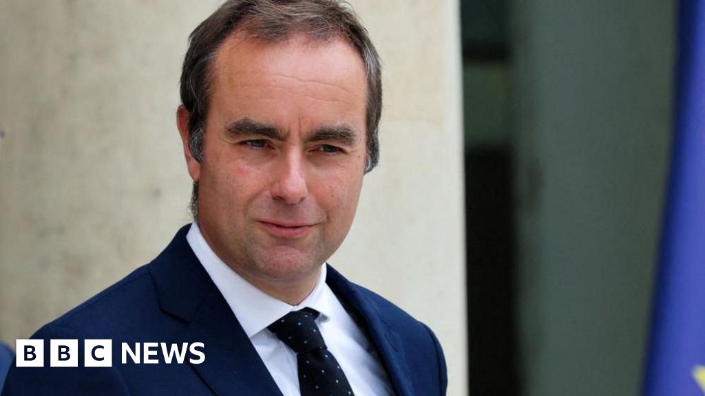 French Prime Minister Sébastien Lecornu resigns after less than a month