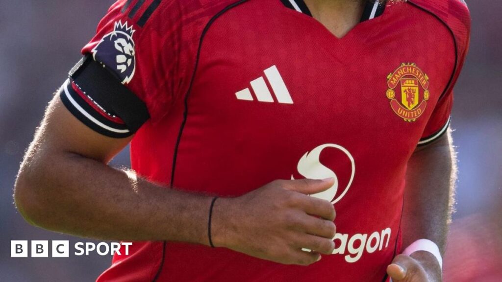 Premier League: Man United & Man City to pay tribute to synagogue attack victims