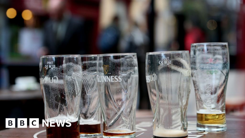 Pubs could stay open longer under licensing reforms