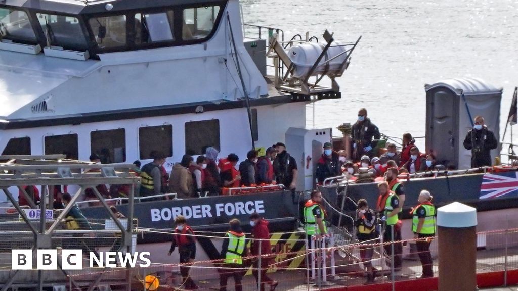 What are the government’s options on asylum seeker accommodation?