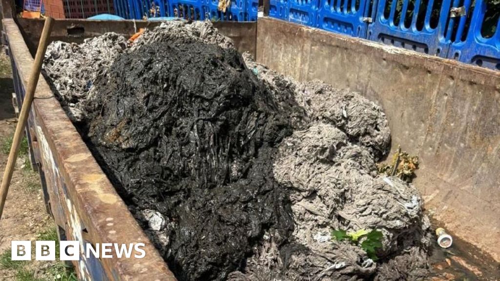 ‘Fatberg’ weighing 100 tonnes removed from London sewer