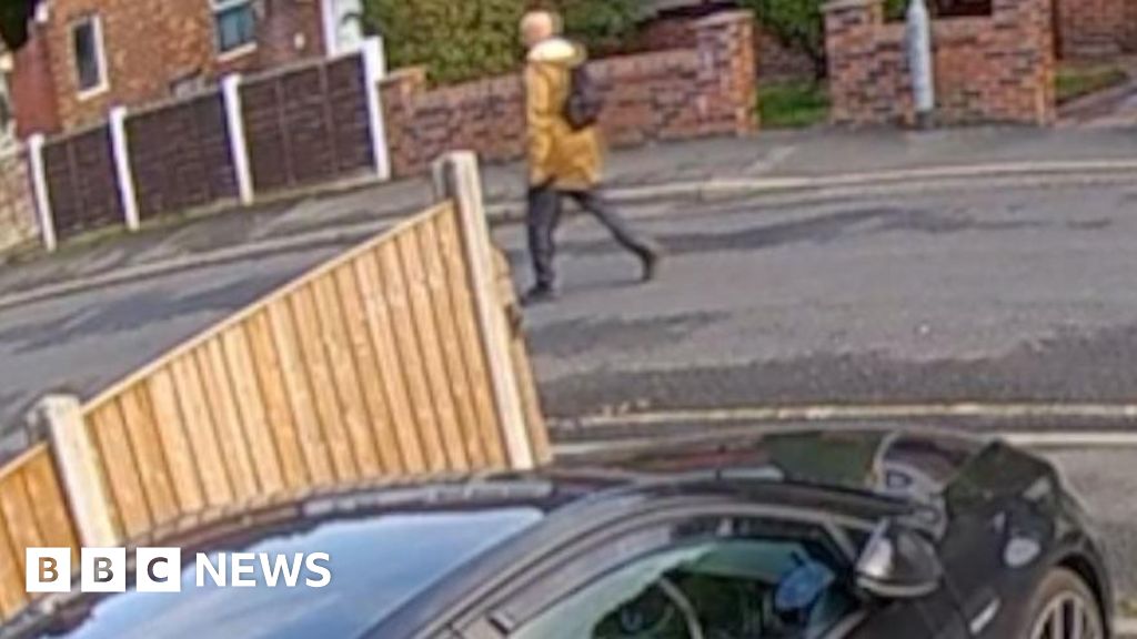 Footage appears to show synagogue attacker minutes before killing Footage appears to show synagogue attacker minutes before killing