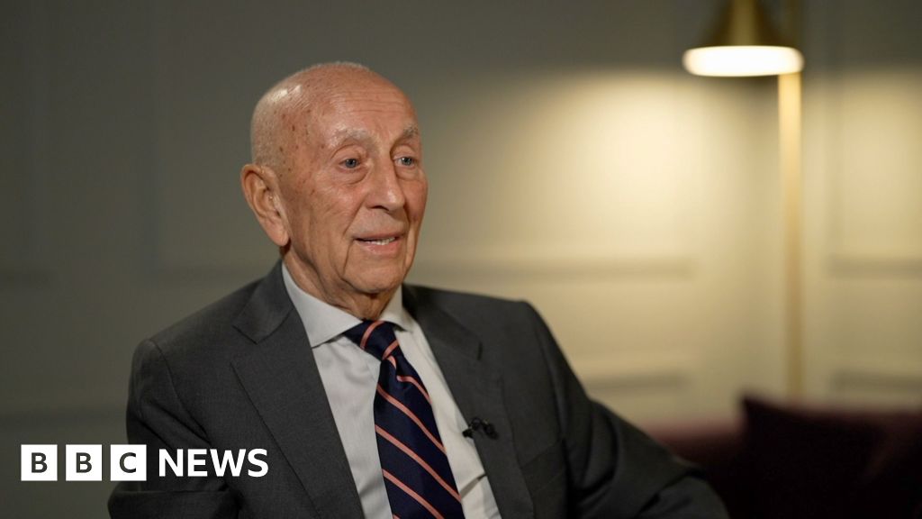 Betfred says all its shops may close if Reeves hikes gambling tax