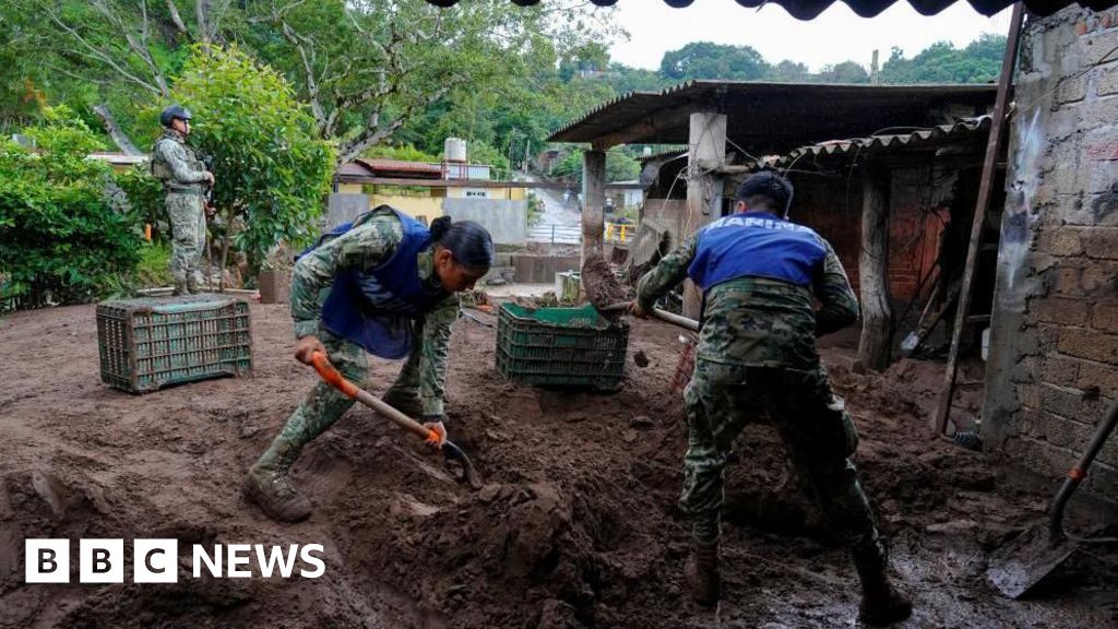 Rescuers search for missing in Mexico’s flooded towns