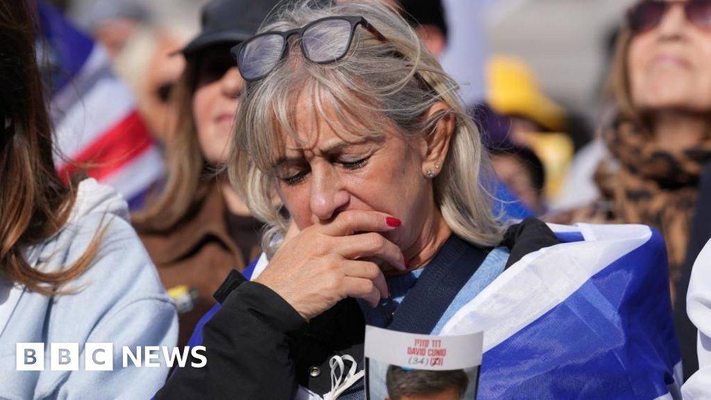 Thousands gather in London to mark two years since 7 October attacks